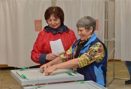 Голосование. Фото газеты "Хакасия"